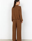 Weicher Pullover mit hohem Kragen in Toffee