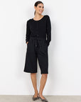 Knielange Banu Hose in Schwarz