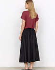 Basic Shirt mit V-Ausschnitt in Blutrot