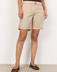 Shorts mit geflochtenem Gürtel in Sand