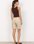 Shorts mit geflochtenem Gürtel in Sand