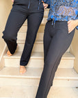 feine Hose mit gradem Bein in Schwarz