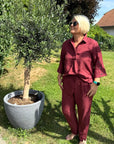 Bluse mit markanten Knopdetails in Blutrot