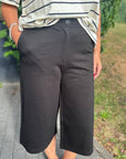 Weite 3/4 Hose in Schwarz
