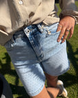 Jeansshorts mit Glitzersteinen
