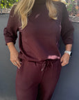Banu Shirt mit hohem Ausschnitt in Aubergine