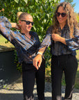 Bluse mit gerüschtem Kragen in Blau
