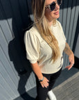 Banushirt mit gerafften Ärmeln in Creme