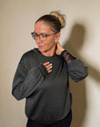 Banu Pullover mit funkelnden Steinchen in Anthrazit