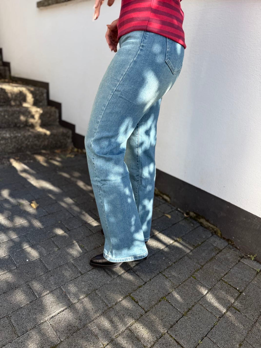 Y33 Mittelblaue Wide Leg Jeans High Waist