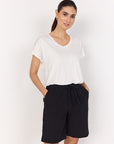 Bermuda Shorts in Leinenoptik in Schwarz