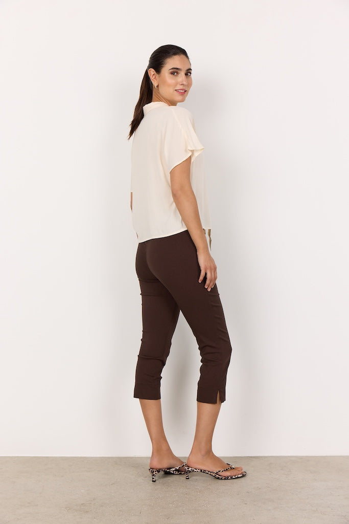 Bluse mit Knoten in der Taille in Creme