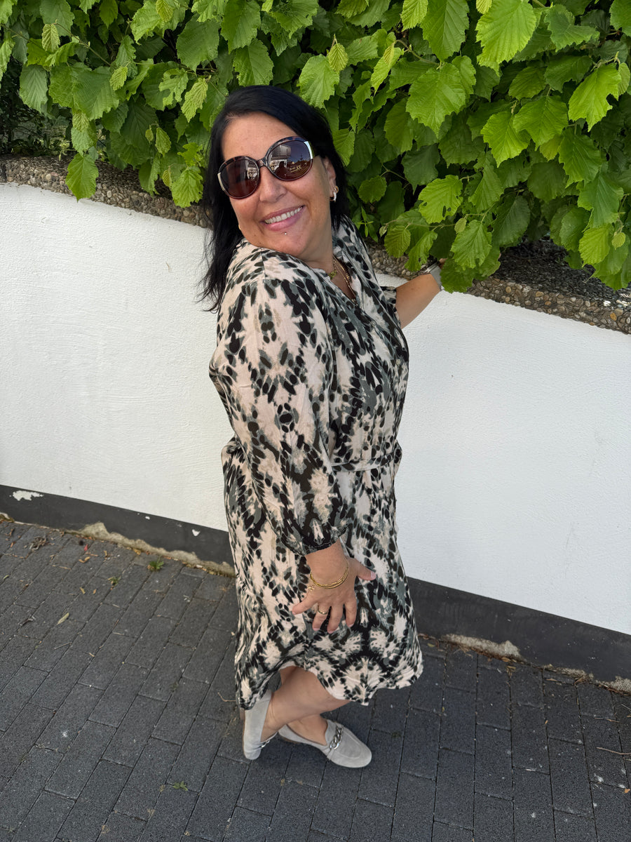 Viskose Kleid mit abstraktem Print