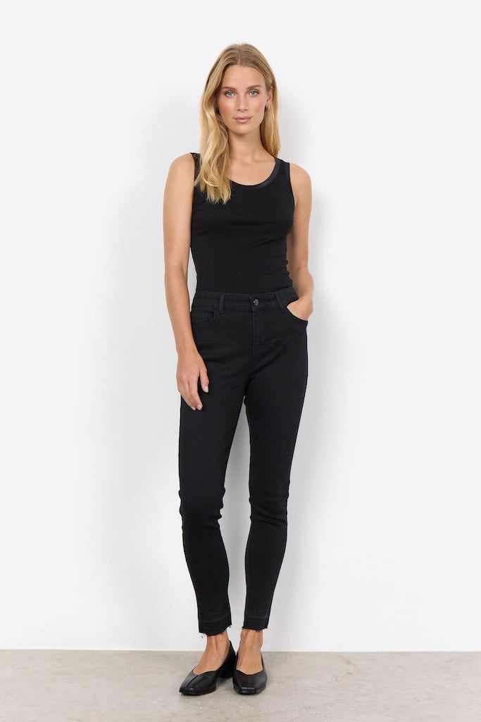 klassisches Top in Schwarz