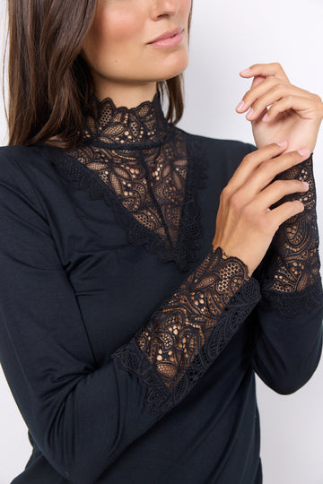 Langarmshirt mit Spitzenkragen in Schwarz