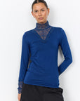 Hochgeschnittenes Langarmshirt mit Spitze in Blau