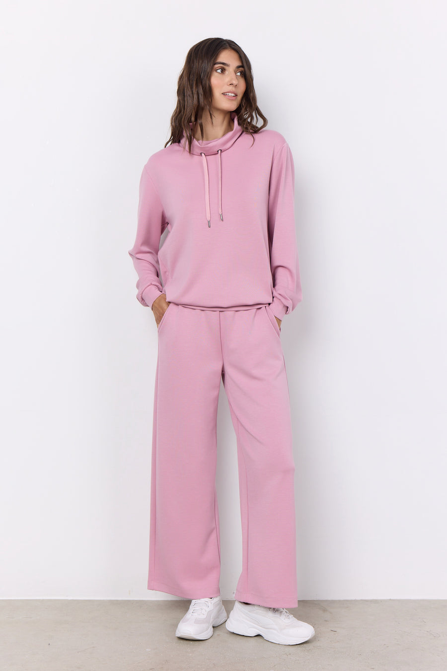 Banu Hose lang in rosa