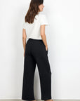 Banu Hose in Schwarz