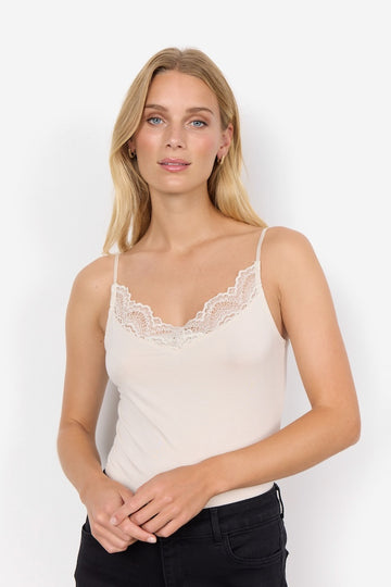 Top mit Spitze in Creme