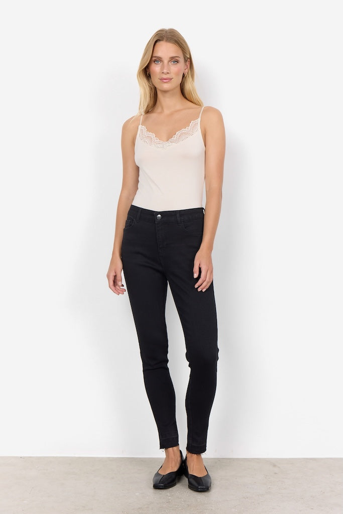 Top mit Spitze in Creme