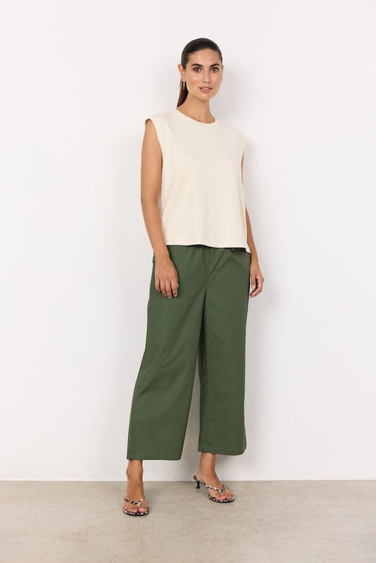 Banu Top in creme