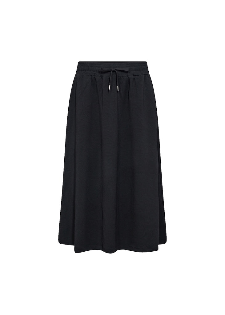 Banu Midirock in Schwarz