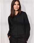 Jacke mit Druckknöpfen in schwarz