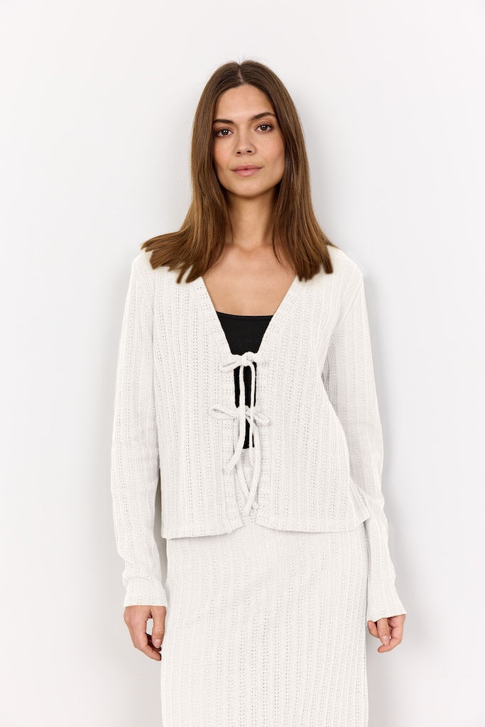 Strickjäckchen mit Schleifen in Creme