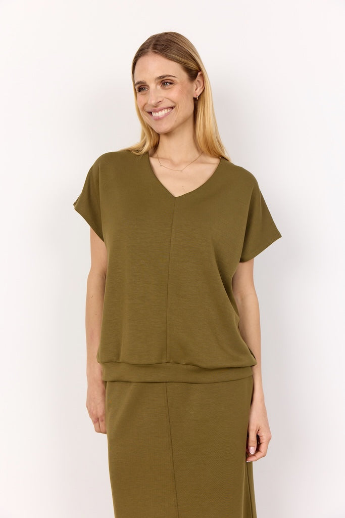 Banu Shirt mit V-Ausschnitt in Olive