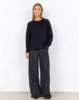Sweartshirt in Schwarz mit Spitze an den Schultern