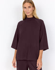 Banu Shirt mit hohem Ausschnitt in Aubergine