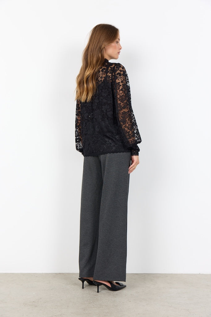 Bluse mit eleganten Spitzendetails