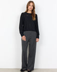 Longshirt mit zartem Wellenmuster in Schwarz