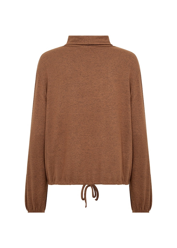 Weicher Pullover mit hohem Kragen in Toffee
