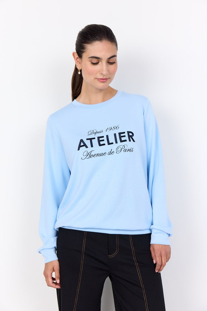 Banu Pullover mit Aufschrift in Hellblau