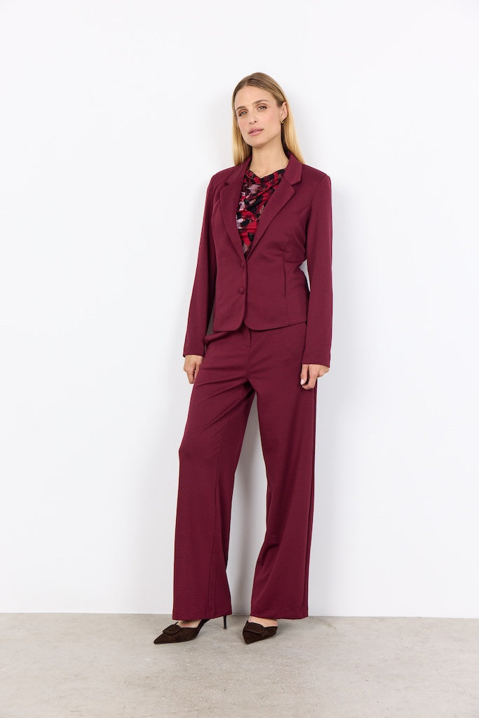 Basic Blazer in Bordeaux