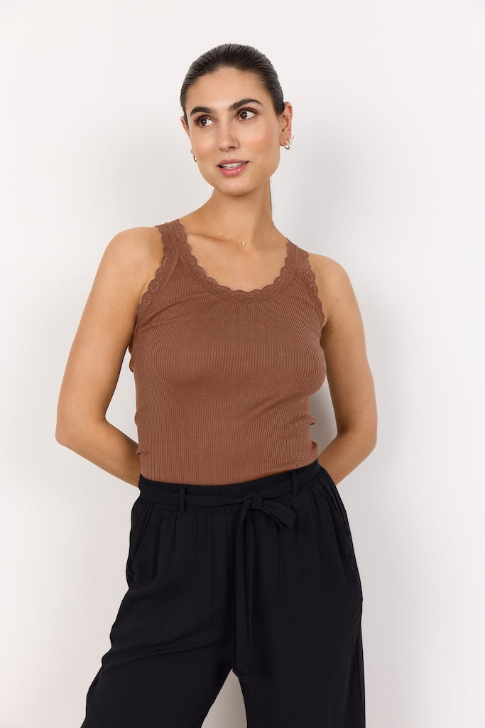 Ripptop mit Spitze in Toffee