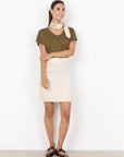 Basic Shirt mit V-Ausschnitt in Olive