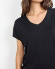 Basic Shirt mit V-Ausschnitt in Schwarz
