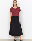 Basic Shirt mit V-Ausschnitt in Blutrot