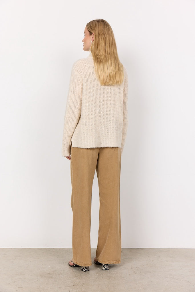 Strickpullover mit Stehkragen in Creme