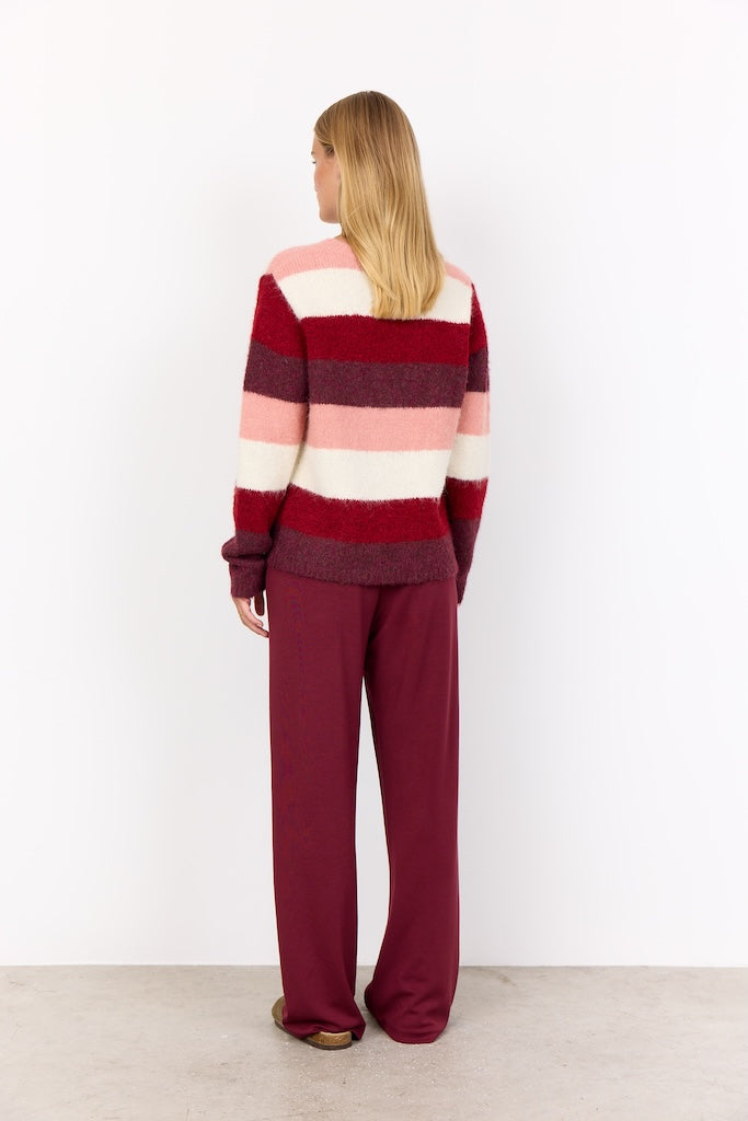 Kuschelpullover mit breiten Streifen