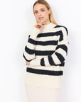 Gestreifter Kuschelpullover