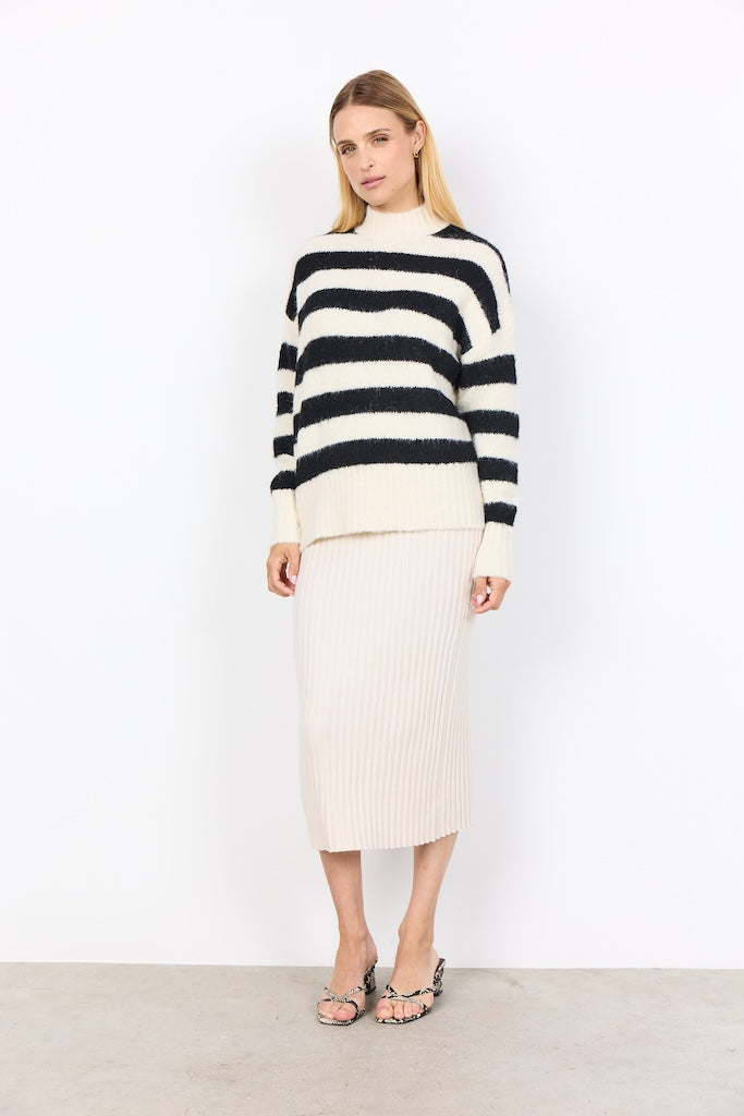 Gestreifter Kuschelpullover