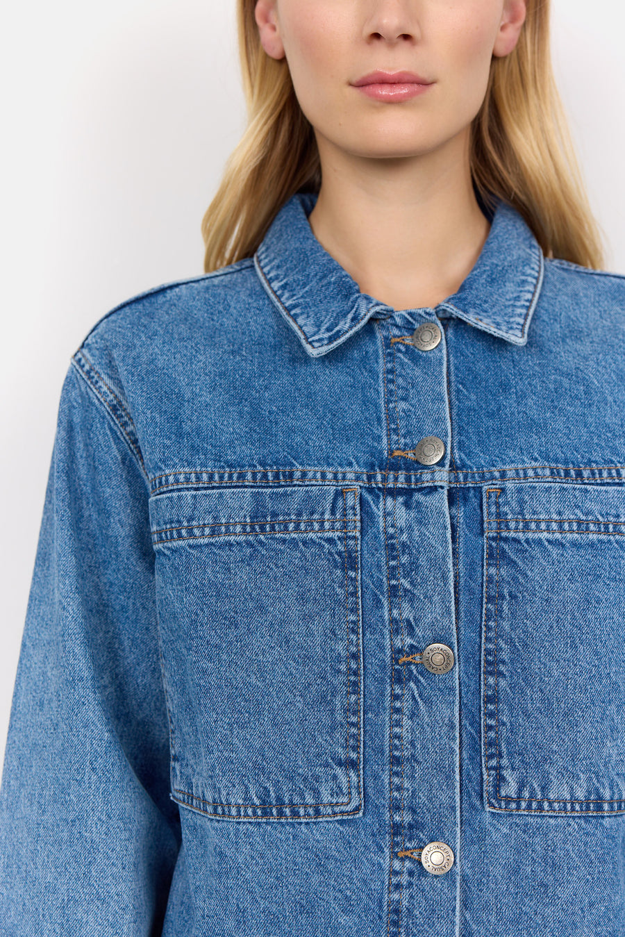 Jeansjacke mit zwei Vordertaschen
