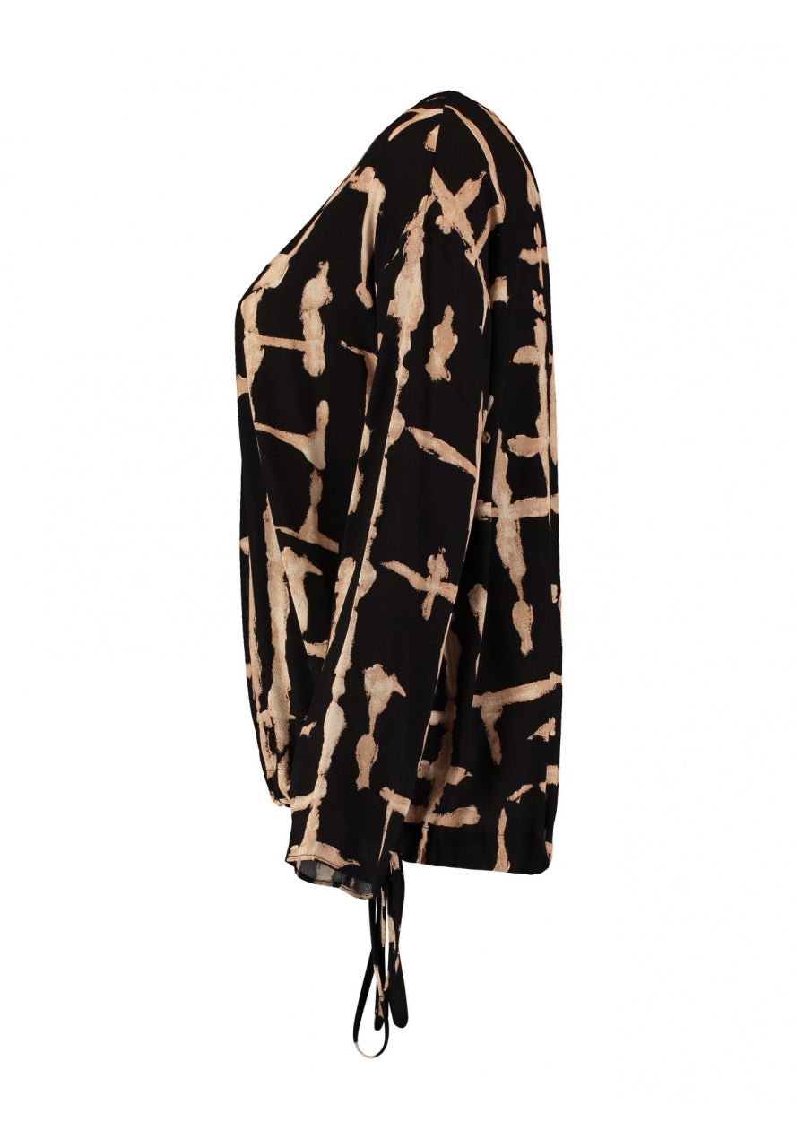 Bluse mit Rundhalsausschnitt und abstraktem Muster in schwarz