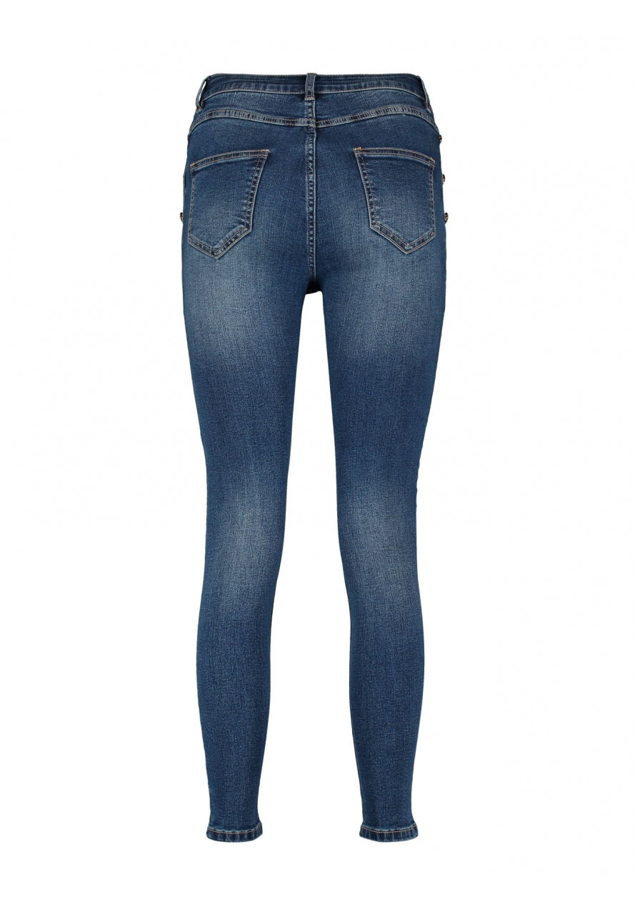 Mittelblaue Jeanshose mit Herzknöpfen