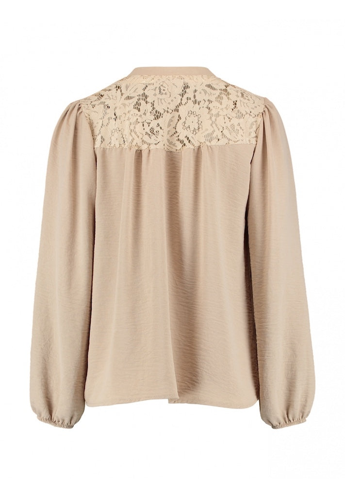 Langarmbluse mit Spitze in Beige