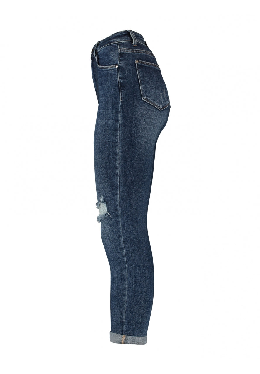Blaue Jeans leicht destroyed
