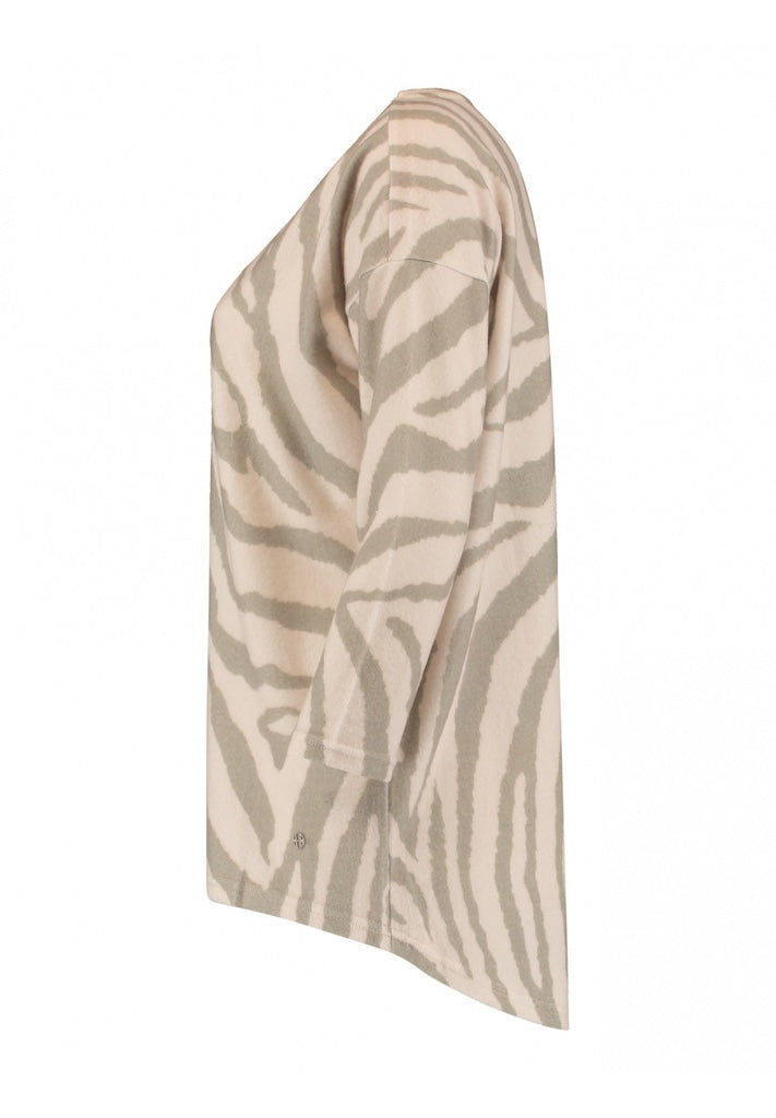 Plus Size Zebraprint Pullover